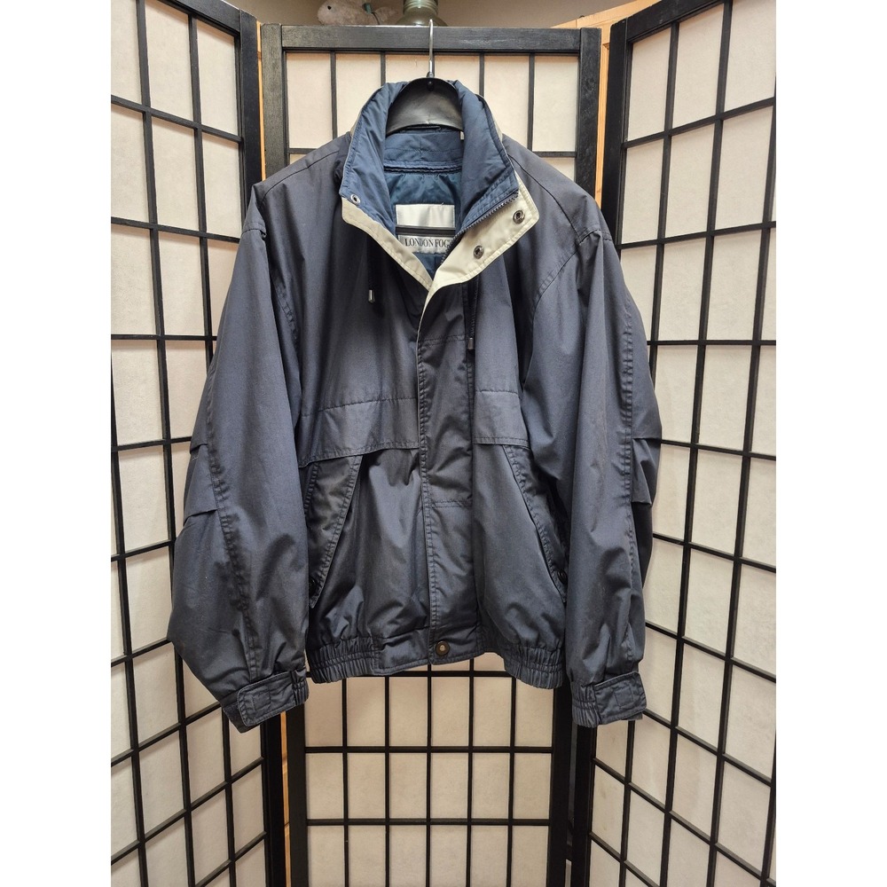 Vintage 80's 90's London Fog Men's Navy Blue Windbreaker medium
